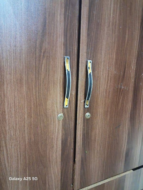 wooden cupboard good condition 3