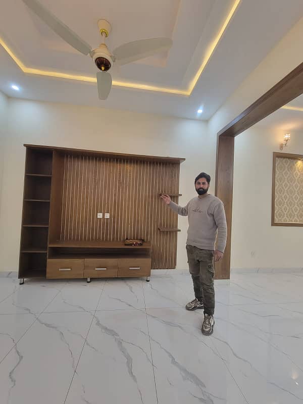 8.5 Marla Modern design Very beautiful hot location house for sale in Soan GardenIslamabad 3