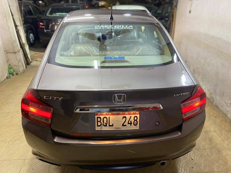 Honda City  2019 urban titanium 6