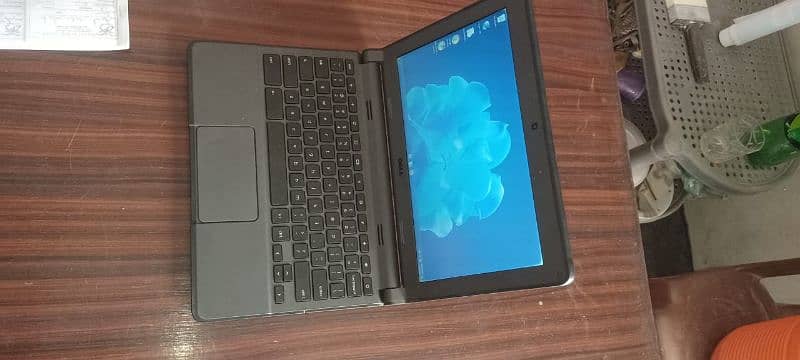 Dell chrombook 2GB /16GB laptop 2