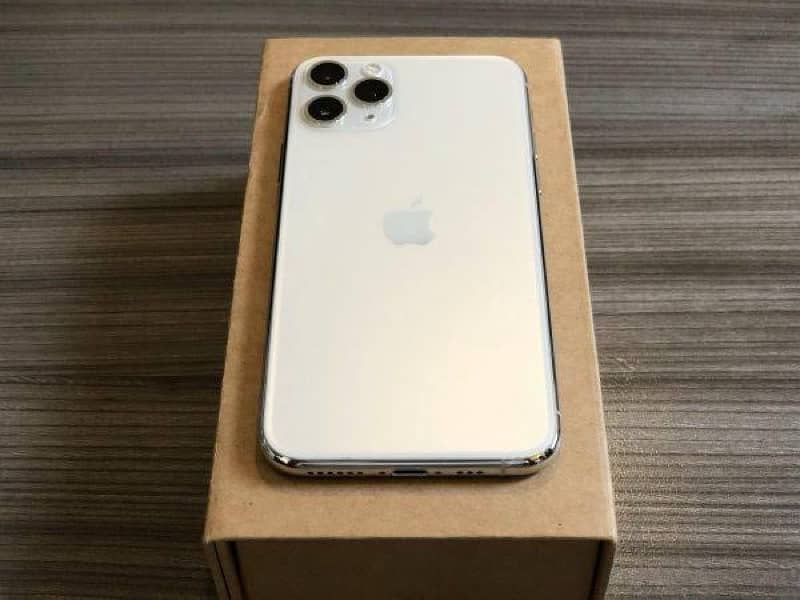 iPhone 11pm max factory unlock gb256 WhatsApp 03272266916 0