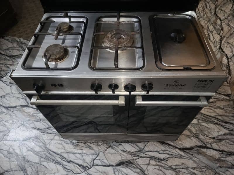 Welcome Cooking Range in Good Condition 3