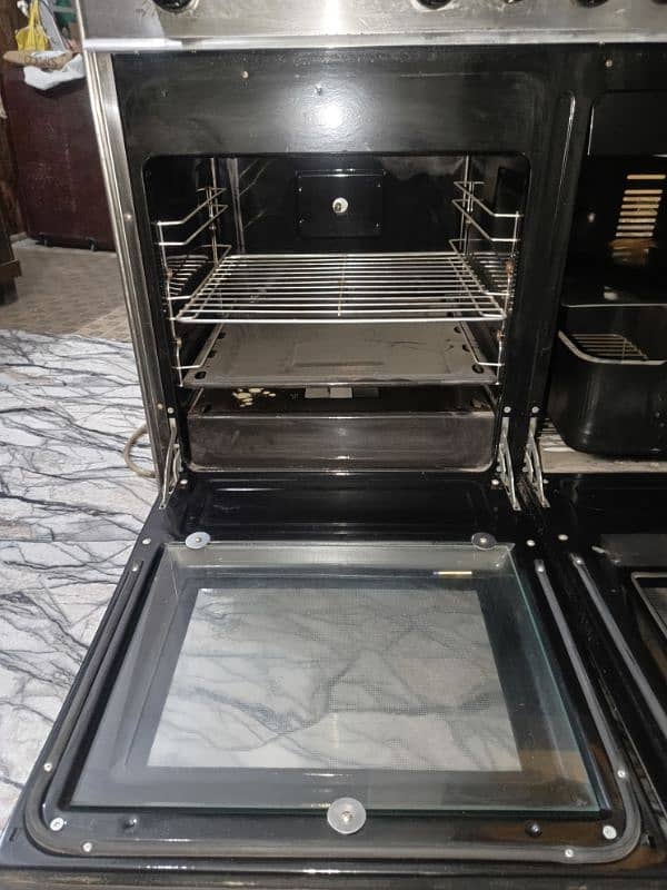 Welcome Cooking Range in Good Condition 6