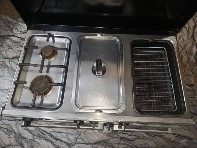 Welcome Cooking Range in Good Condition 8