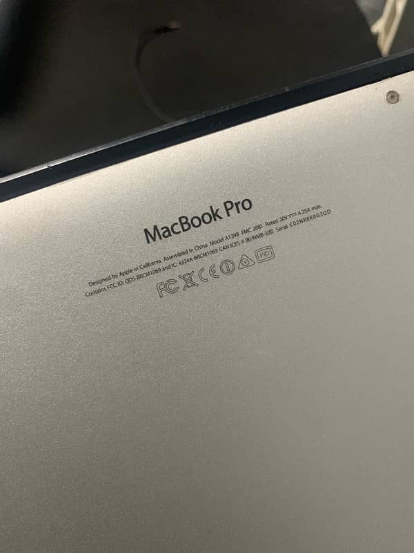 MacBook Pro (Retina, 15-inch, Mid 2014) 1