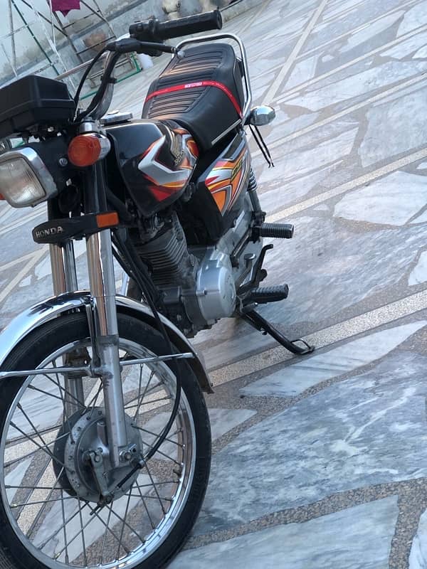 Honda 125 2022 model  punjab regester 4