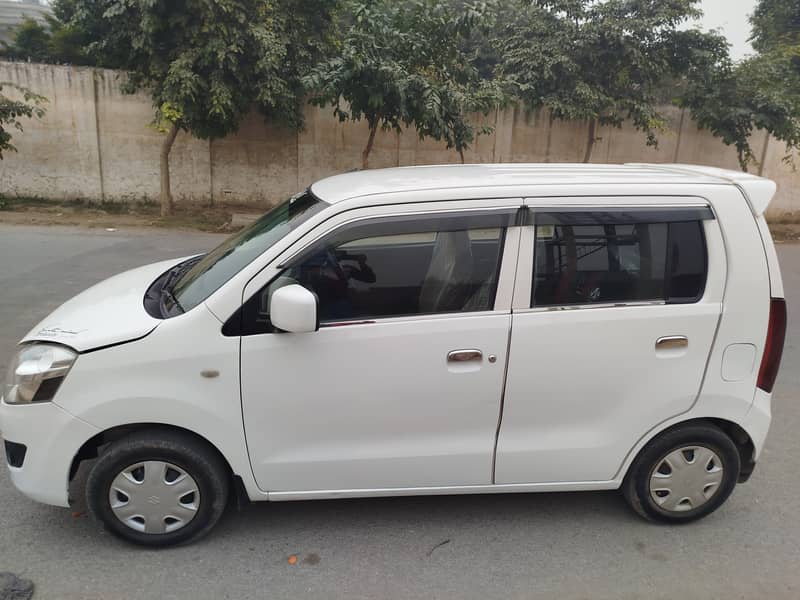 Suzuki Wagon R 2017 1