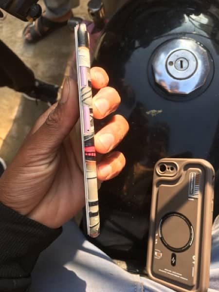 iPhone 7 128gb pta approved 3