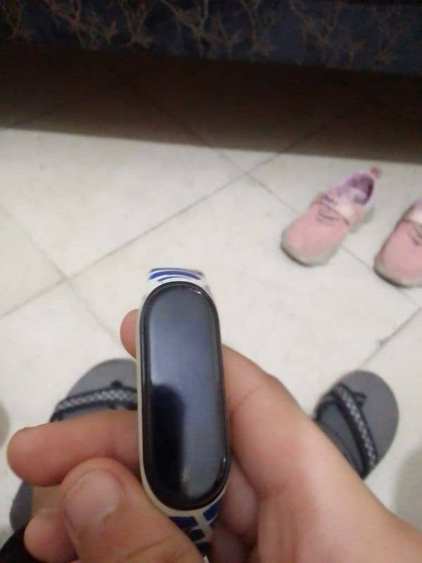 Mi band 4 all ok but without charger 0