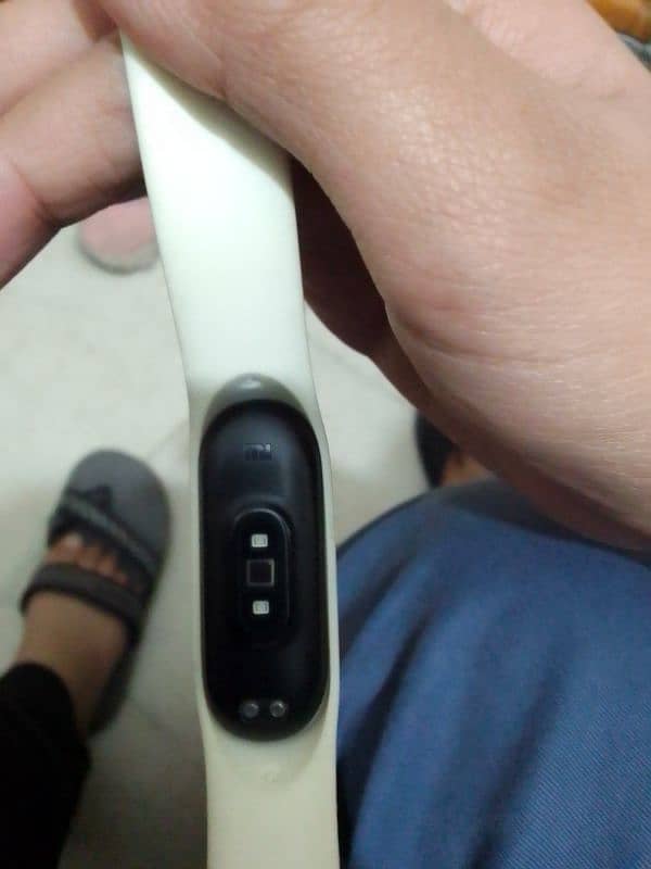 Mi band 4 all ok but without charger 1