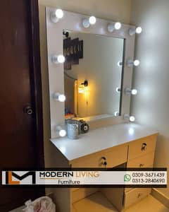 Dressing Tables Round Mirror With Lights best Quality