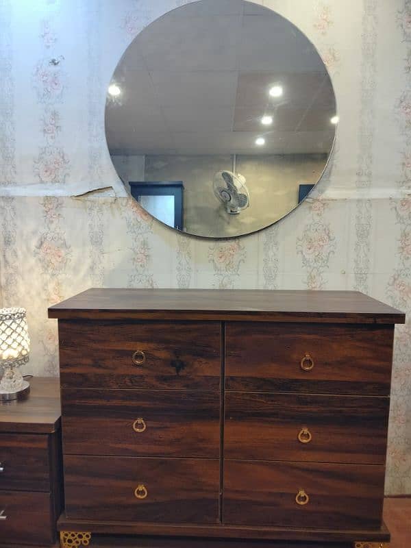 Dressing Tables Round Mirror With Lights best Quality 17