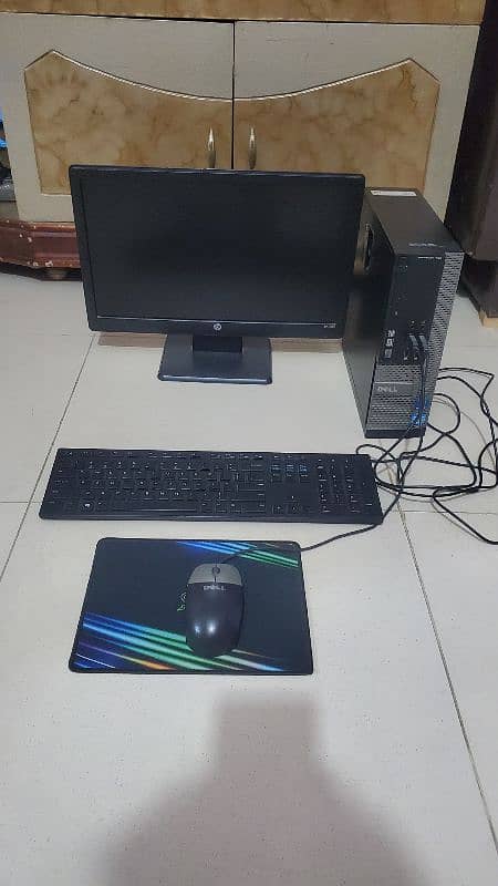 Powerful Desktop Setup with Slim HP LED and Premium Dell Accessories 0