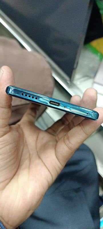 VIVO V30 10/10 JUST LIKE NEW 1