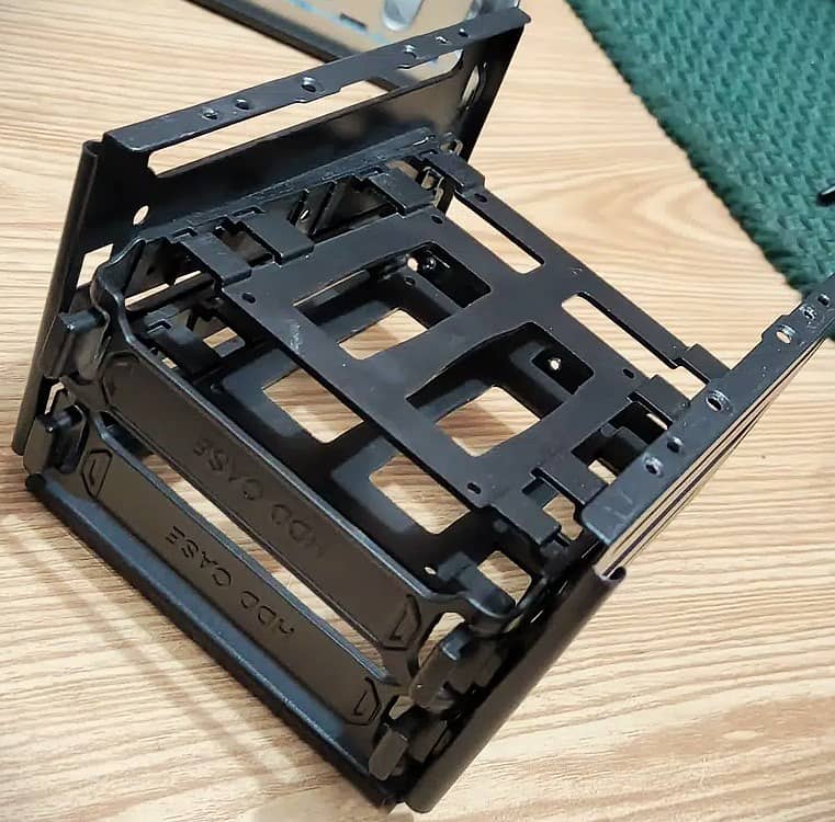 LARGE CAPACITY HDD DISK-DRIVES CAGE RACK 04X 3.5IN SATA TRAYS!!! 7