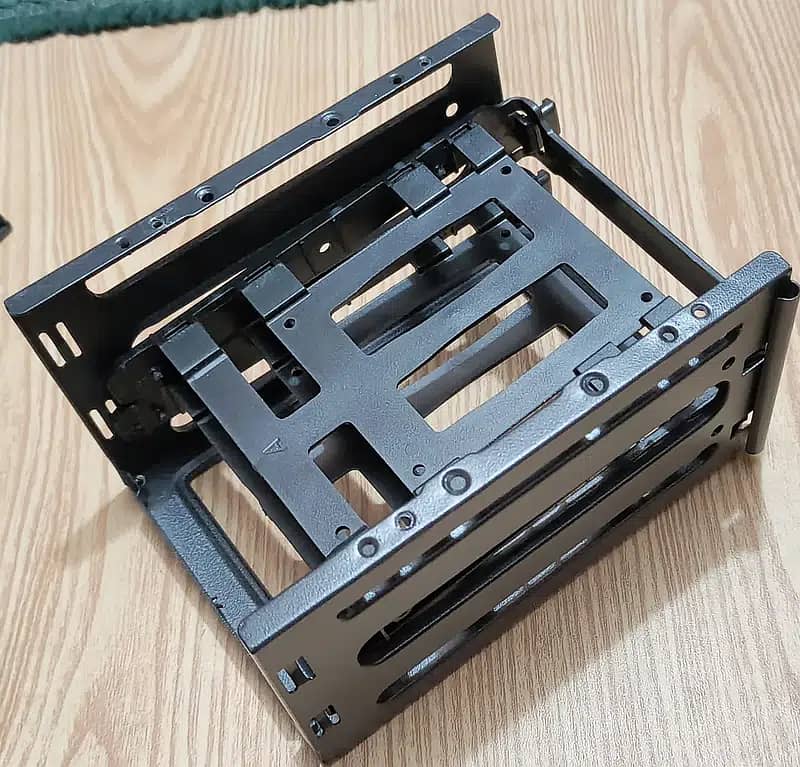 LARGE CAPACITY HDD DISK-DRIVES CAGE RACK 04X 3.5IN SATA TRAYS!!! 8