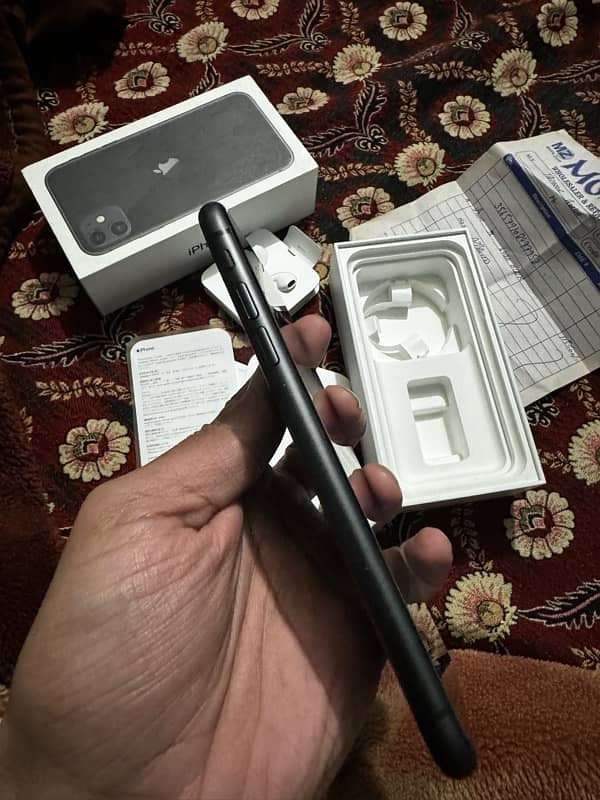 perfect i phone 11 Non PTA best condition with box 1