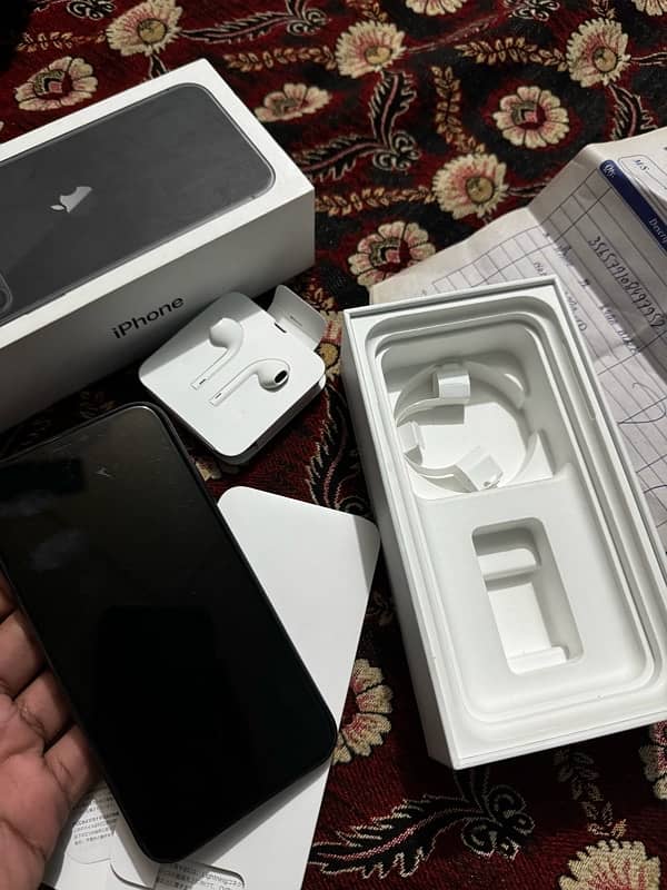 perfect i phone 11 Non PTA best condition with box 3