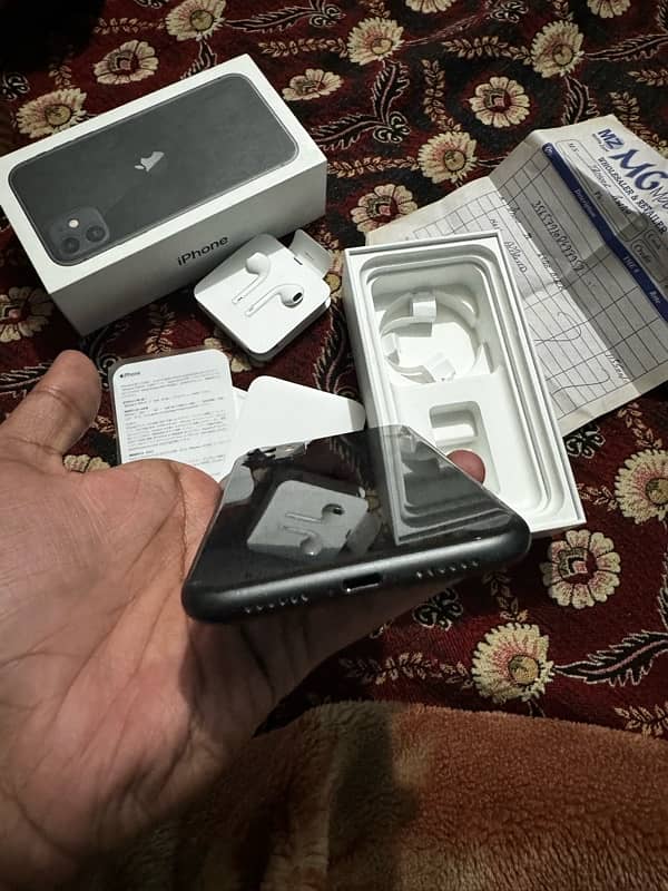 perfect i phone 11 Non PTA best condition with box 4