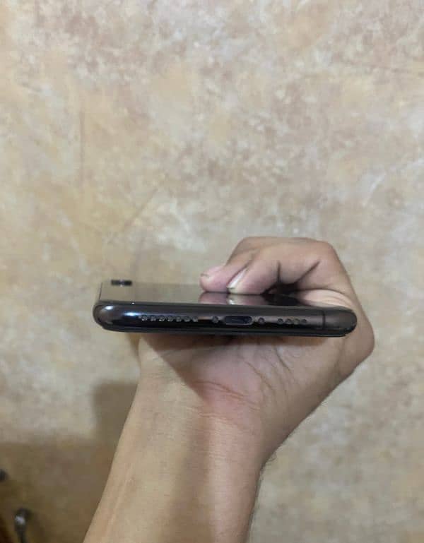 iPhone Xs Max |  Non PTA 4