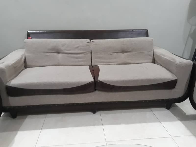 Stylish and comfortable sofa set 0