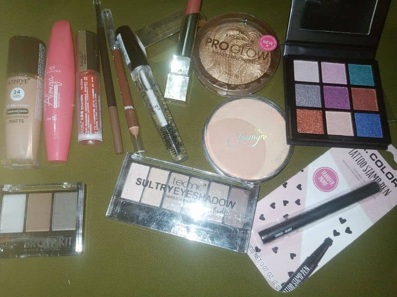 shaniy,technic& huda beauty branded product deal 0