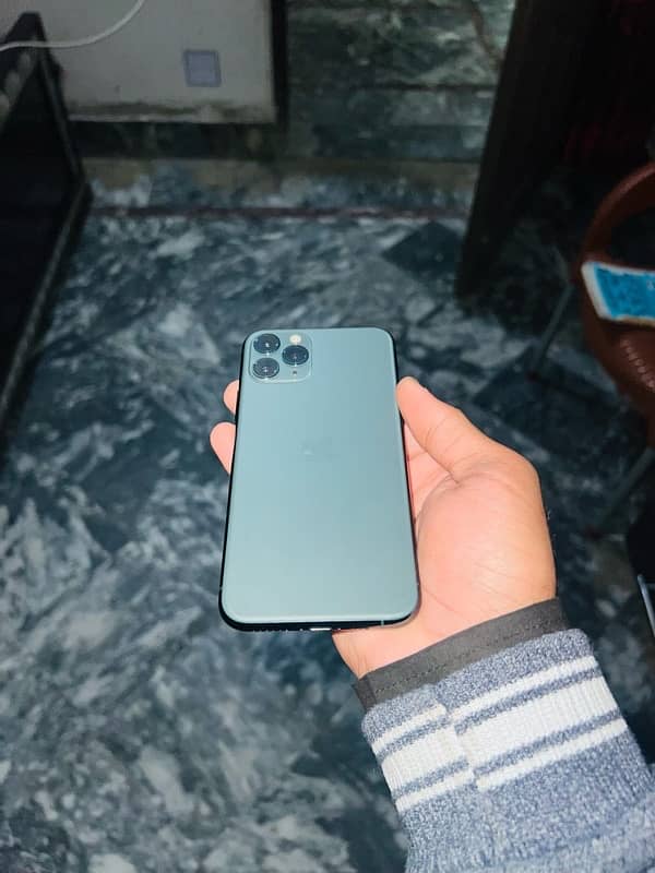 iphone 11 pro factory unlock non pta with box 64gb 75 battery all okay 3