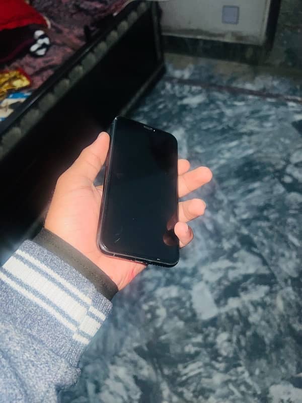 iphone 11 pro factory unlock non pta with box 64gb 75 battery all okay 5