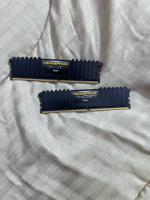 Corsair Vengeance 16 GB 0