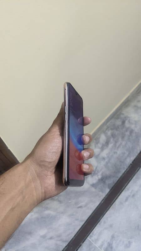 Oppo F9 Pro 4