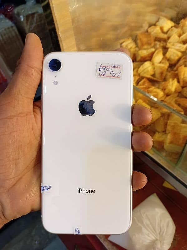 iphone XR 1