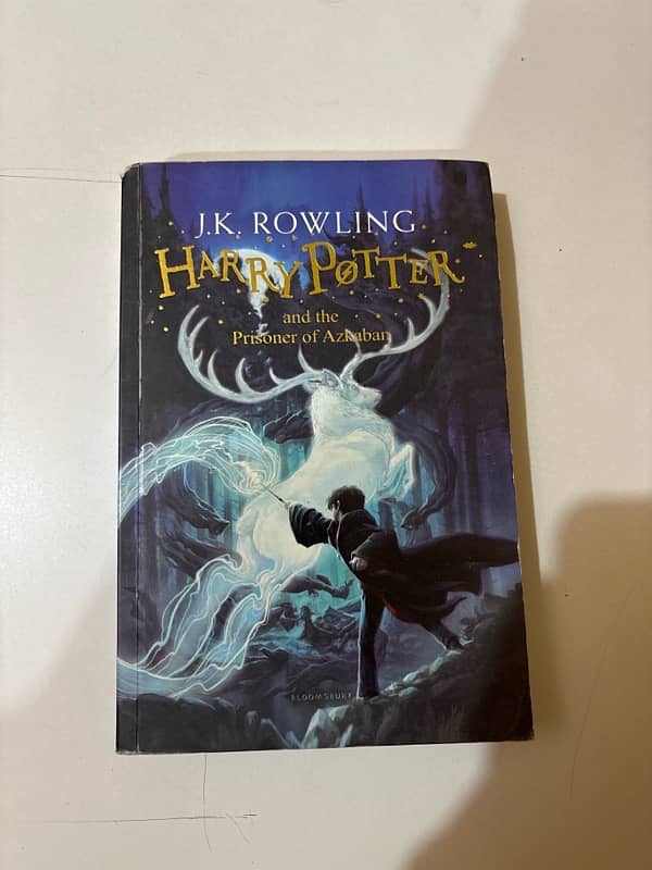 harry potter set (1 book not included “order of the pheonix”) 2