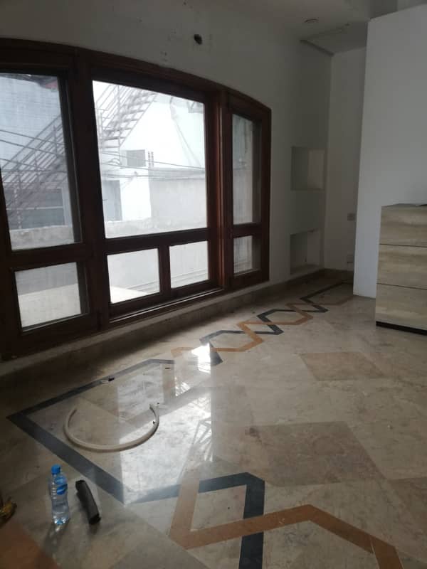 Gulberg 3 Upper Portion 2 Kanal With Separate Gate 5 Beds For Silent Office 6