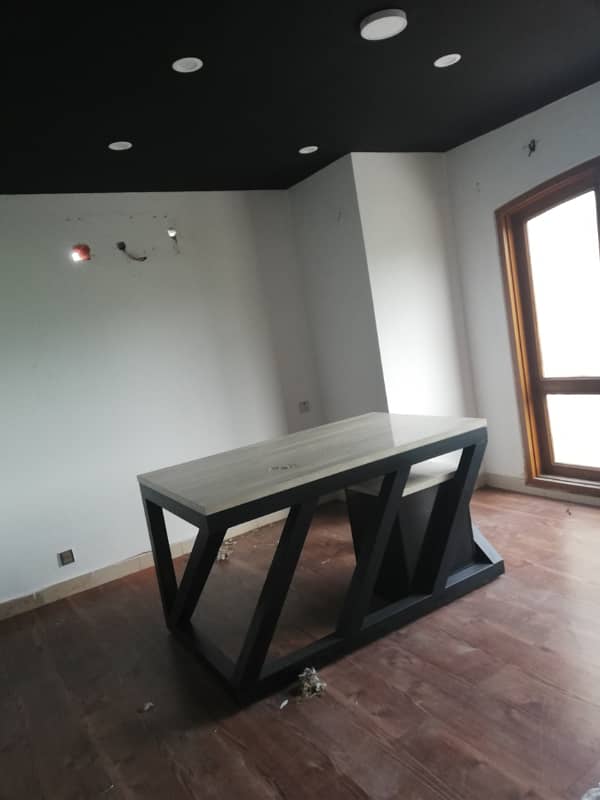 Gulberg 3 Upper Portion 2 Kanal With Separate Gate 5 Beds For Silent Office 18