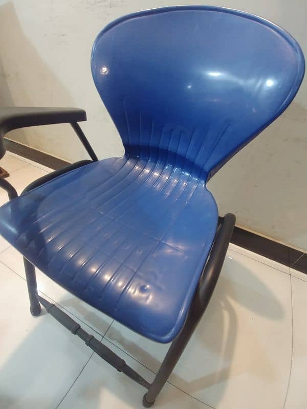 School chairs ( 3 chairs) for sale || College chairs || Academy chairs 2