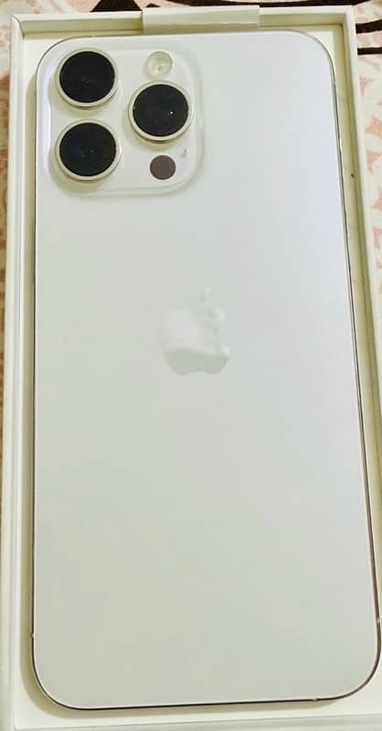 iPhone 15 pro max white titanium 1