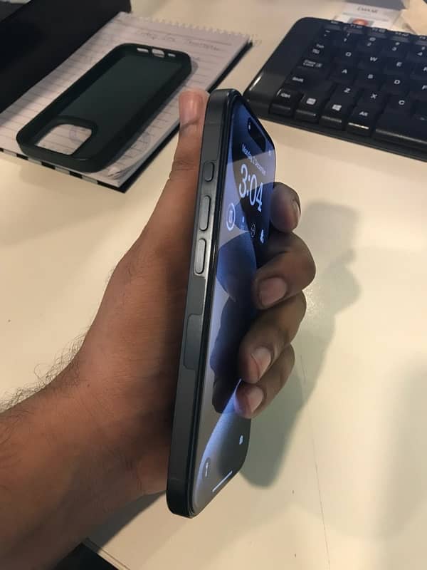 I Phone 15 Pro 128 Gb JV non PTA 3