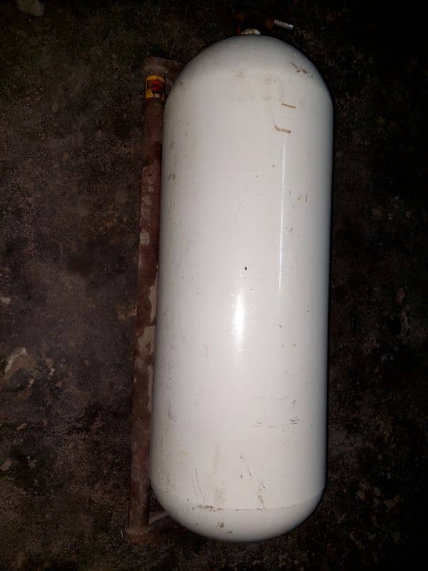 SUZUKI Cultus Company Fitted 55Liter LPG/CNG Cylinder 1