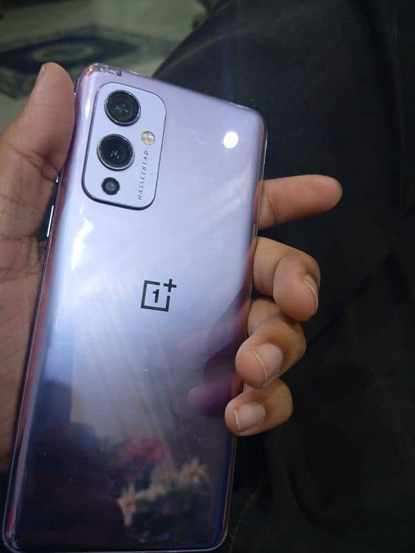 OnePlus 9 4