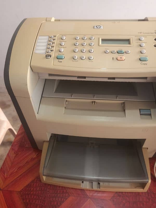 HP Leserjet 3 in 1 photocopy & Printer 0