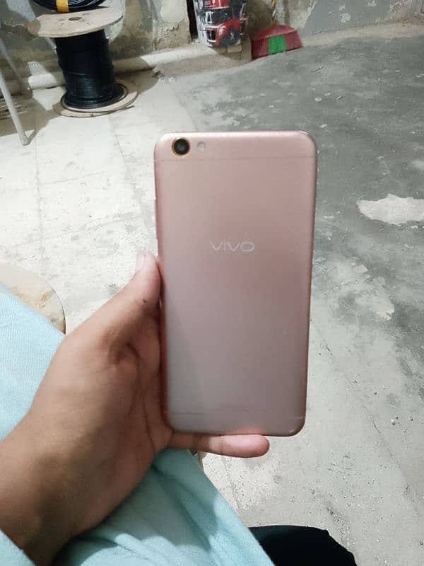 vivo Y67  4/64 3