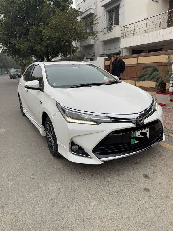 Toyota Altis Grande 2018 1