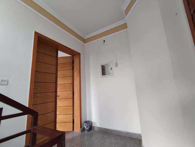 10 Marla House In Bahria Town Lahore For Rent 21