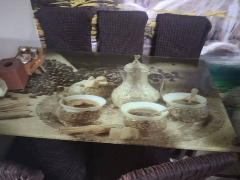 5 seatr dinng table and center table for sale 0