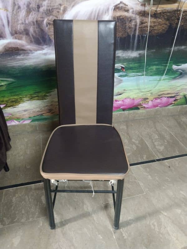 5 seatr dinng table and center table for sale 1