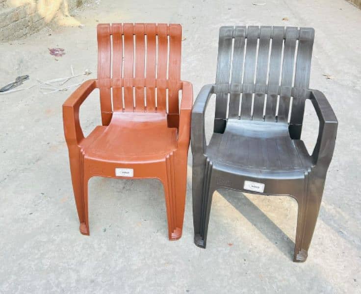 Plastic chairs. . . whole sell price. . . 03369178946 17