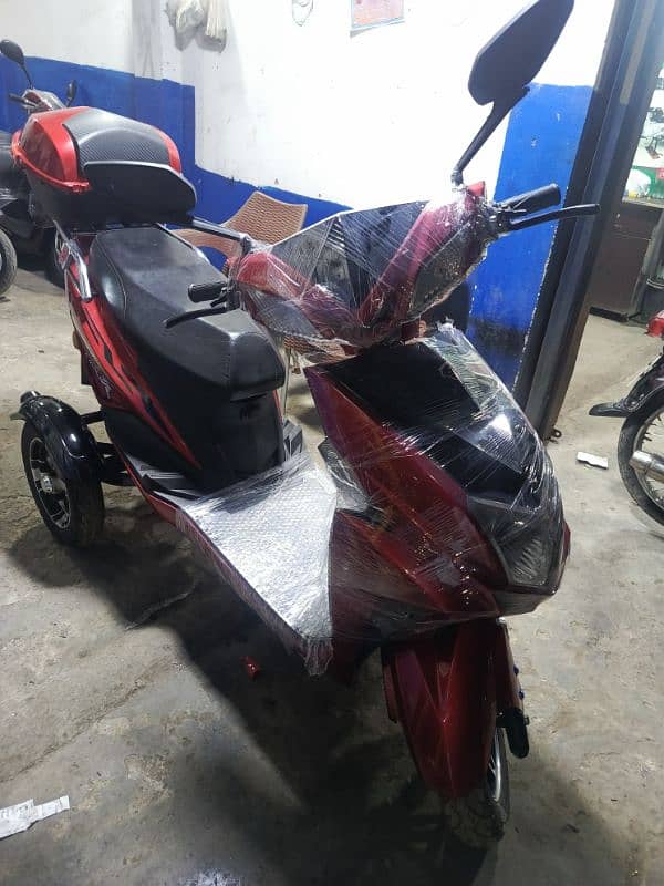 electric tri wheeler scooty like new 3 wheel scooter 1