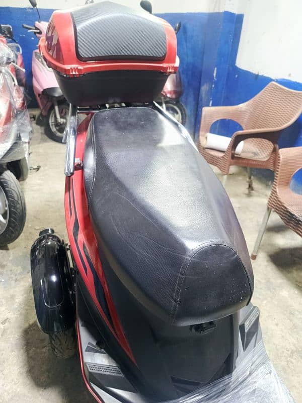 electric tri wheeler scooty like new 3 wheel scooter 10