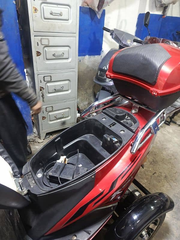 electric tri wheeler scooty like new 3 wheel scooter 13