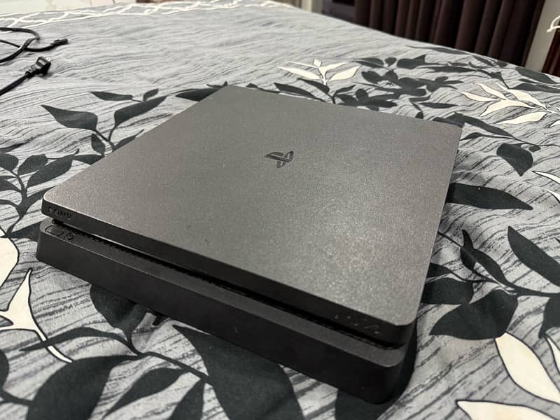 ps4 slim 2